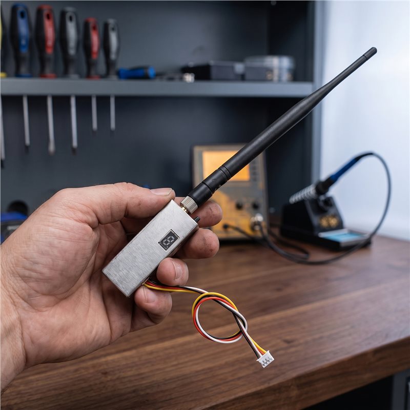 جهاز إرسال فيديو FPV MACH-1.5G - مراجعة Drone Antenna وسعره